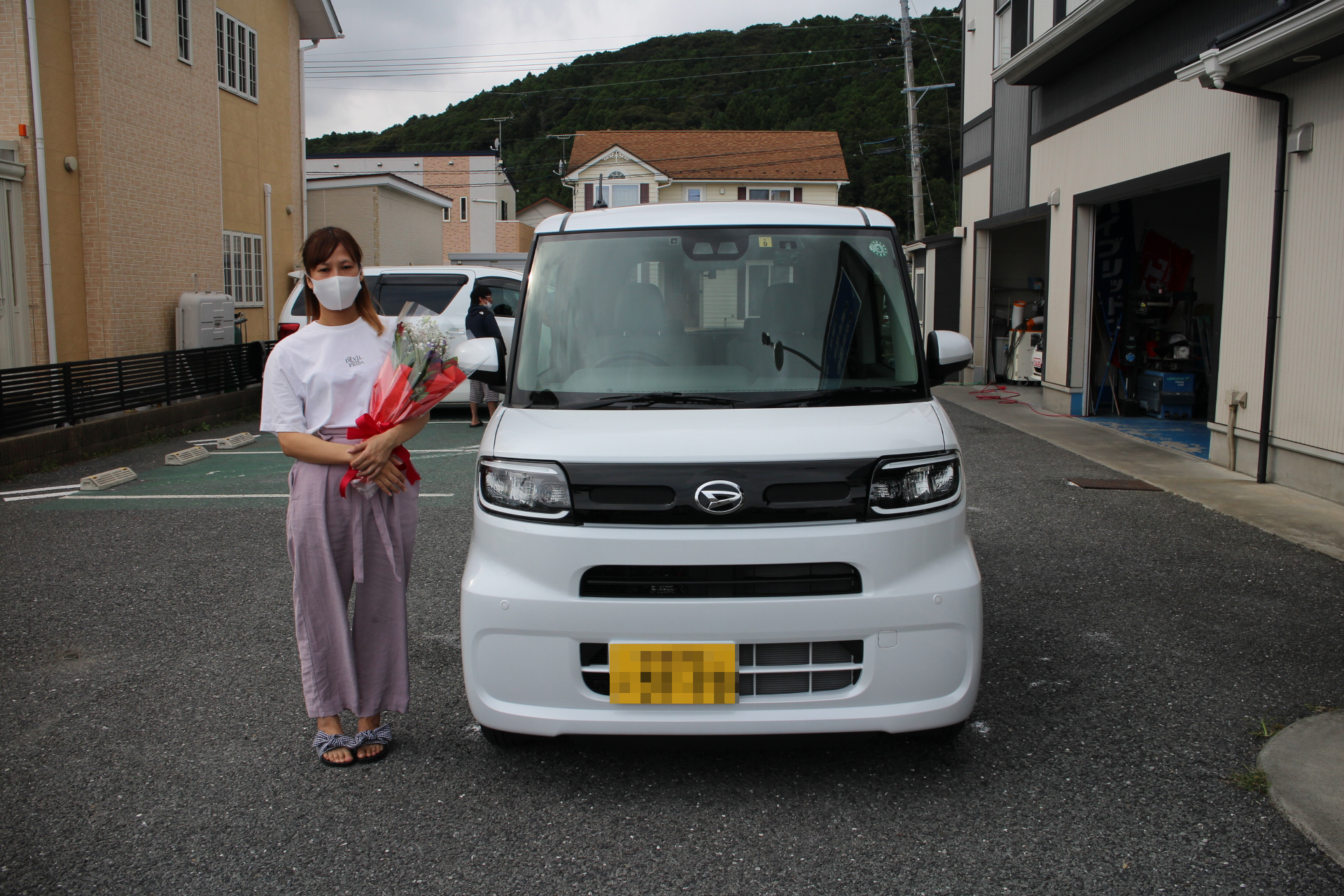 ダイハツタントの車検料金はいくら？費用相場や車検費用を安く